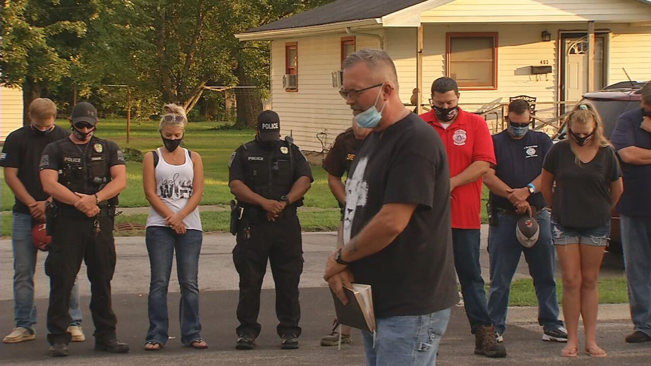 Prayer vigil held to support southern Indiana officer injured in car crash